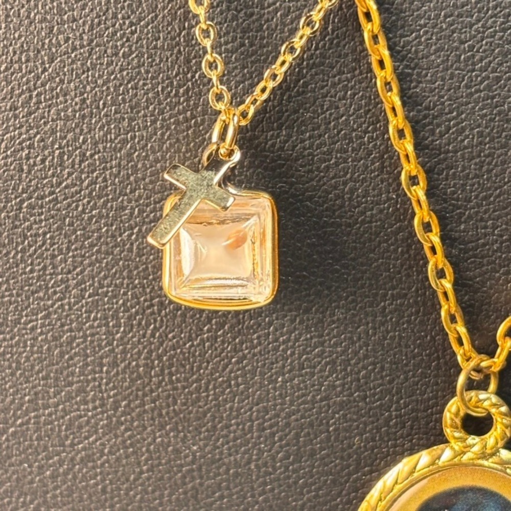 Religious Vintage Necklace Lot Gold Virgin Mary Medallion Cross Crystal Charm - Picture 4 of 8